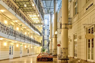 Biuro Dom Dochodowy o Trzech Frontach
