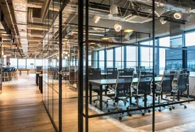Biuro Fabryczna Office Park B2