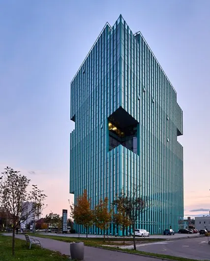 Biuro Pilot Tower
